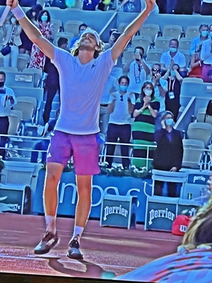 28BB0950-7945-4D5F-8F1E-8DC6B4DA1FDE