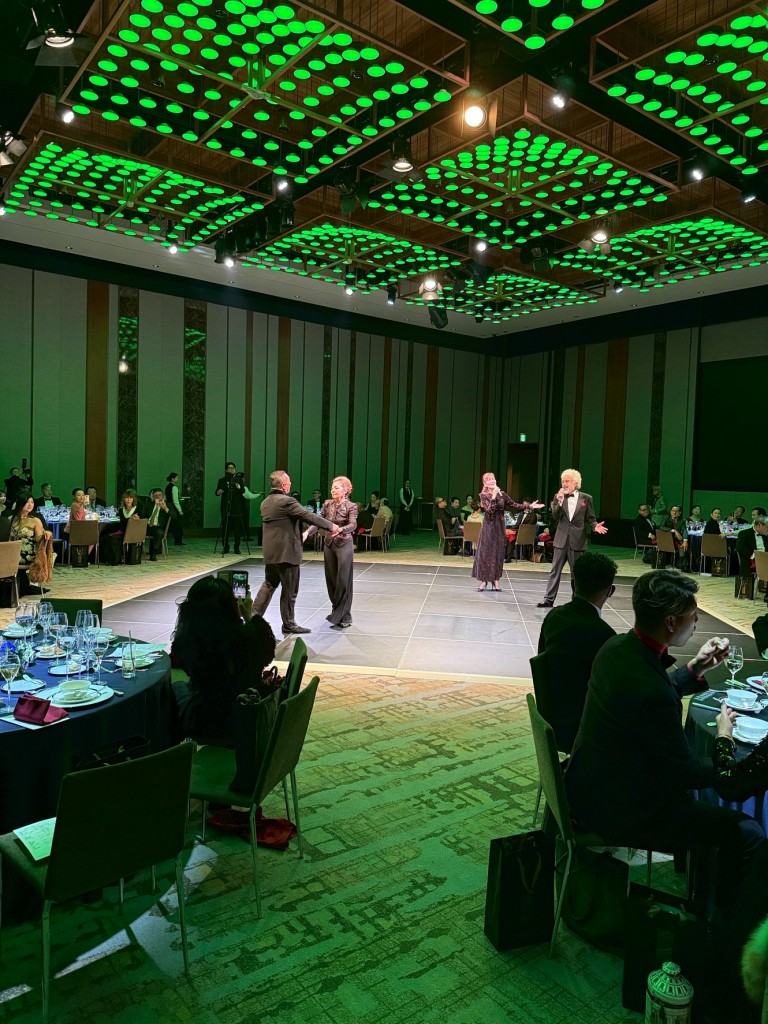 D127AE3D-54E4-4400-B5CA-14E758ED7759