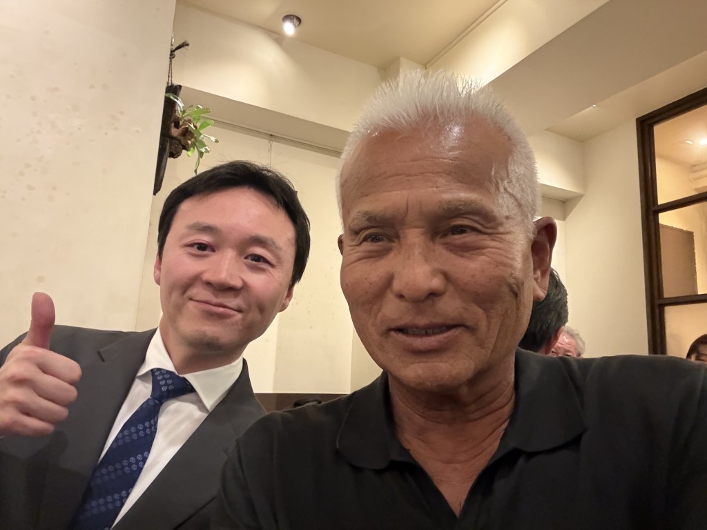 F9C75E4F-2F0D-45ED-B04F-F6829E82E93B